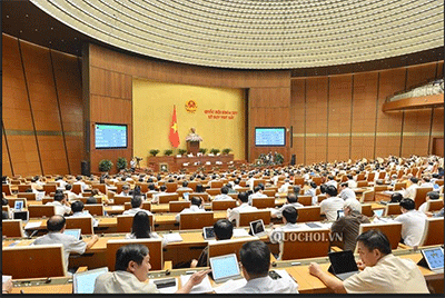 Quốc hội thảo luận ở Hội trường về dự án Luật Dân quân tự vệ (sửa đổi)