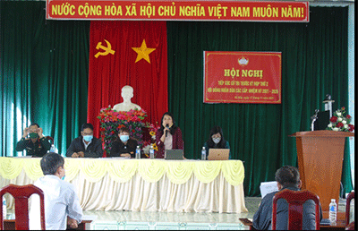 Phó Chủ tịch HĐND tỉnh Nghe Minh Hồng tiếp xúc cử tri huyện Đăk Glei